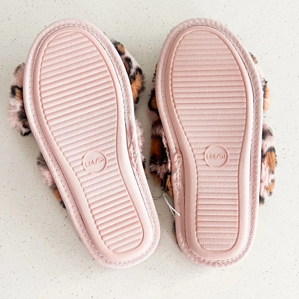 Adorable Cat & Jack Girls Brooklyn Pink Leopard Slippers - A Perfect Gift! - Picture 5 of 6